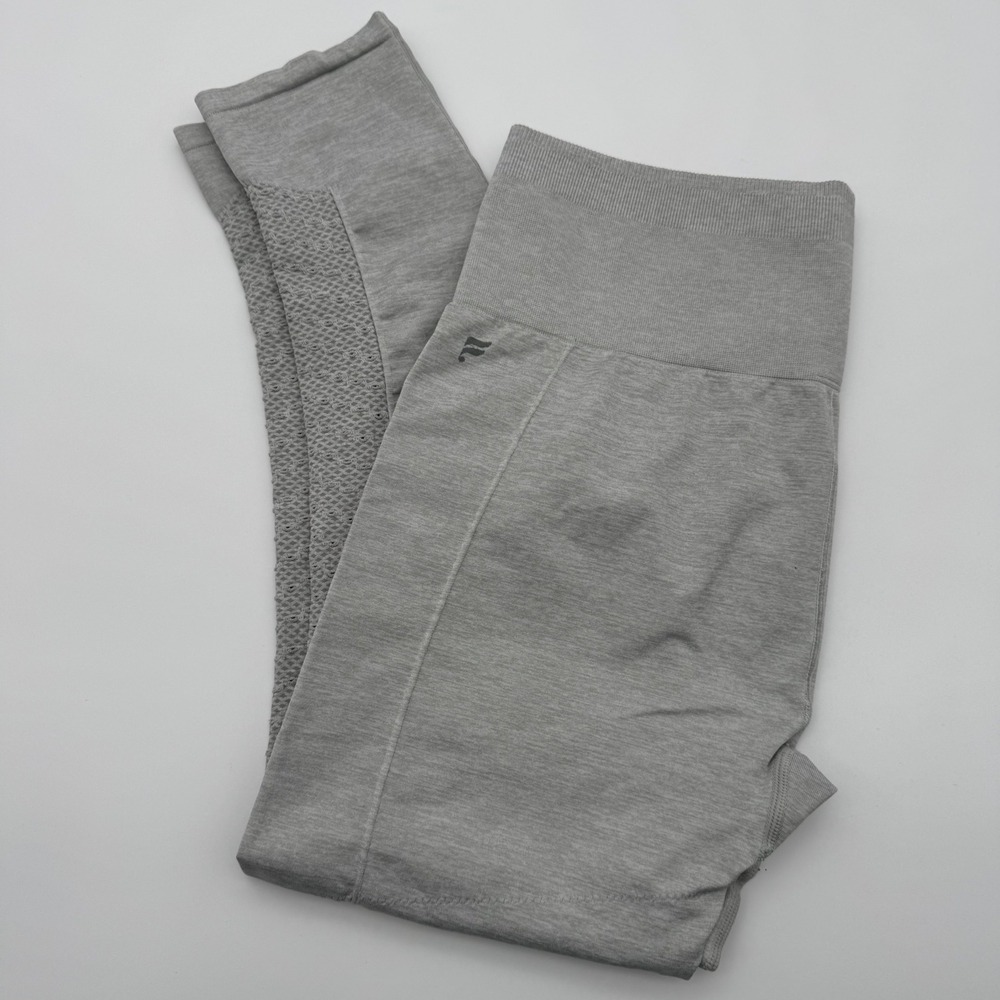 Fabletics Womens Grey Seamless High Waisted Mesh Panel Capri Leggings Grey